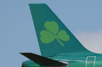 EI-DEA @ VIE - Airbus A320-214 - by Juergen Postl