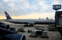 N656UA photo, click to enlarge