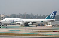 ZK-NBU @ KLAX - Air New Zealand Boeing 747-419, ZK-NBU KLAX. - by Mark Kalfas