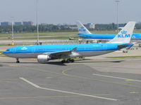PH-AOA @ EHAM - KLM heading for take-off
