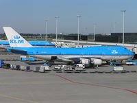 PH-BFY @ EHAM - KLM on stand