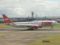 PT-MVB @ EGLL - TAM touching down - by Robert Kearney