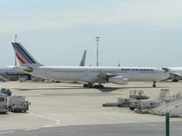 F-GLZT @ LFPG - Air France heading for take-off - by Robert Kearney