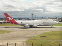 VH-OJH @ EGLL - Qantas rolling
