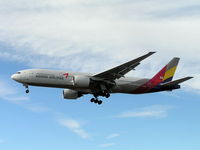 HL7596 @ EGLL - Asiana on approach