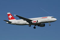 HB-IJO @ EBBR - arrival of flight LX786 to rwy 02