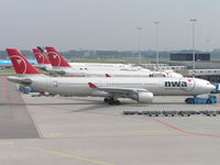 N801NW @ EHAM - NWA pushing back