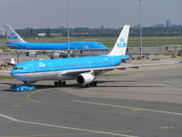 PH-AOB @ EHAM - KLM on push-back