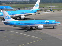 PH-BDP @ EHAM - KLM going onto stand