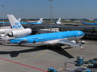 PH-KCA @ EHAM - KLM on stand
