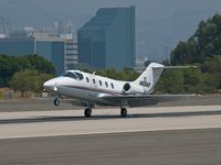 N101AR @ KSMO - N101AR arriving on RWY 21 - by Torsten Hoff