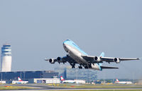 HL7499 @ VIE - Boeing 747-4B5F (SCD), c/n: 33517
