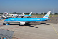 PH-BQD @ EHAM - Taxi-ing for departure