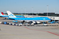PH-BFY @ EHAM - Taken from Roof Terrace