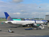 N33103 @ EIDW - Continental on stand - by Robert Kearney