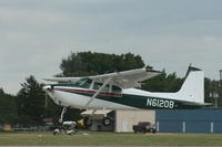N6120B @ KOSH - Cessna 182