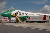 B-2422 @ VIE - Jade Cargo Boeing 747-400