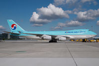 HL7403 @ VIE - Korean Air Boeing 747-400