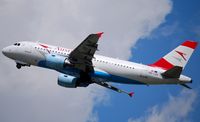 OE-LDE @ LOWW - Austrian Airlines Airbus A319 Baku - by Hannes Tenkrat