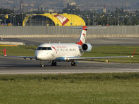 OE-LCQ @ VIE - The CRJ will leave Austrians fleet until 2010 - by P. Radosta - www.austrianwings.info