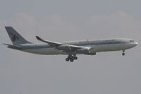 A7-HHK @ LOWW - Qatar Government - by Delta Kilo