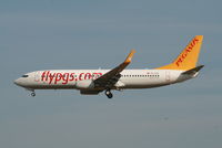 TC-AAL @ EBBR - arrival of flight PGT263 to rwy 25L