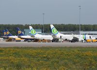 PH-XRW @ EHEH - busy times at EHEH - by Jeroen Stroes