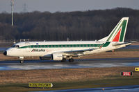 EI-DFH @ EDDL - at dus - by Volker Hilpert