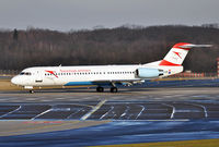 OE-LVA @ EDDL - at dus - by Volker Hilpert