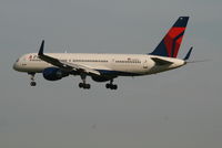 N718TW @ EBBR - flight DL140 is descending to rwy 25L