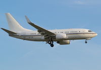 A6-AIN @ EGLL - Short final rwy 27L