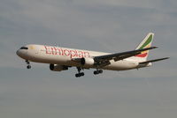 ET-AMG @ EBBR - arrival of flight ET704 to rwy 25L