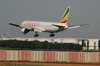 ET-AMG @ EBBR - several seconds before landing on rwy 25L