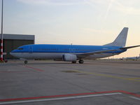 PH-BDR @ EHAM - KLM with no logo - by Caecilia van der Bos