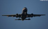 N854UA - On final for Dulles International