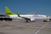 YL-BBL @ VIE - Air Baltic Boeing 737-300