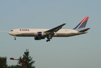 N394DL @ EBBR - flight DL124 is descending to rwy 20