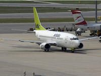 YL-BBP @ VIE - Classic 737 - by P. Radosta - www.austrianwings.info