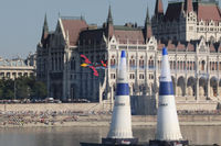 N423KC - Red Bull Air Race Budapest 2009 - Kirby Chambliss - by Juergen Postl