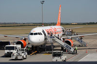 G-EZNM @ BUD - Airbus A319-111 - by Juergen Postl