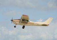 N52795 @ KOSH - Cessna 182P