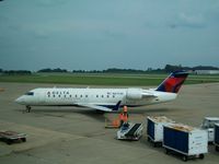 N8751D @ KEVV - Between flights at gate B1 - by Kurt M. Weber