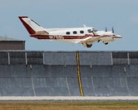 N17995 @ SAT - departing 03 San ANtonio International AIrport - by Esteban Erik Stipnieks