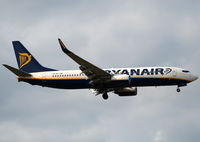 EI-DPI @ LFML - Landing rwy 32R - by Shunn311