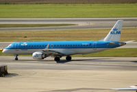 PH-EZA @ VIE - KLM cityhopper Embraer ERJ-190-100STD
