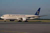 HZ-AKK @ VIE - Saudia Boeing 777-200