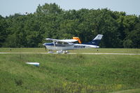 N691DM @ I19 - 1975 C182P