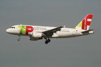 CS-TTD @ EBBR - flight TP604 is descending to rwy 20