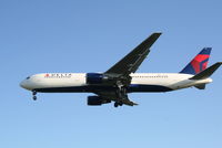 N1501P @ EBBR - flight DL124 is descending to rwy 25R