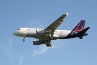 OO-SSM @ EBBR - arrival of flight SN2910 to rwy 25R